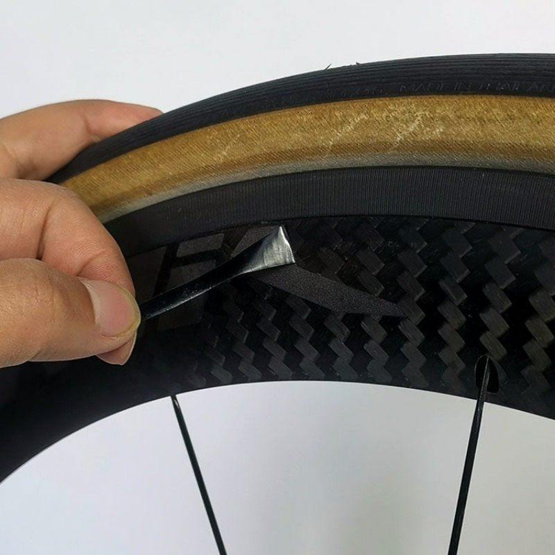 ملصق خوذة دراجة نارية مسطح ثنا - مراجعة Mountain Biking Helmet وسعره