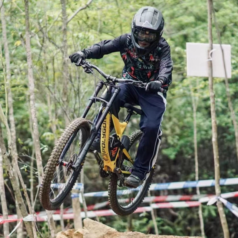 حذاء رجالي AVITUS مع 2-Bolt SP - مراجعة Mountain Biking Videos وسعره