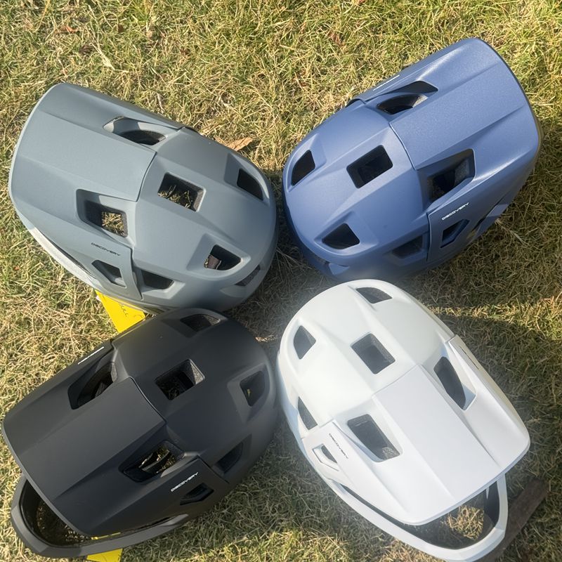 54-61 سنتيمتر انفصال الدراجة ا - مراجعة Mountain Biking Helmet وسعره